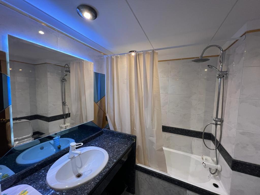 Sunny Bayhill With Swimming Pool Appartamento Funchal (Madeira)